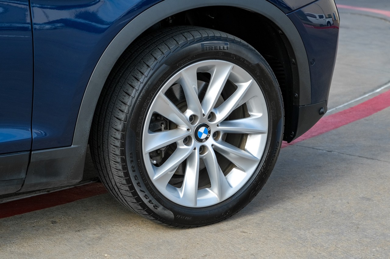 BMW X3 Vehicle Main Gallery Image 50