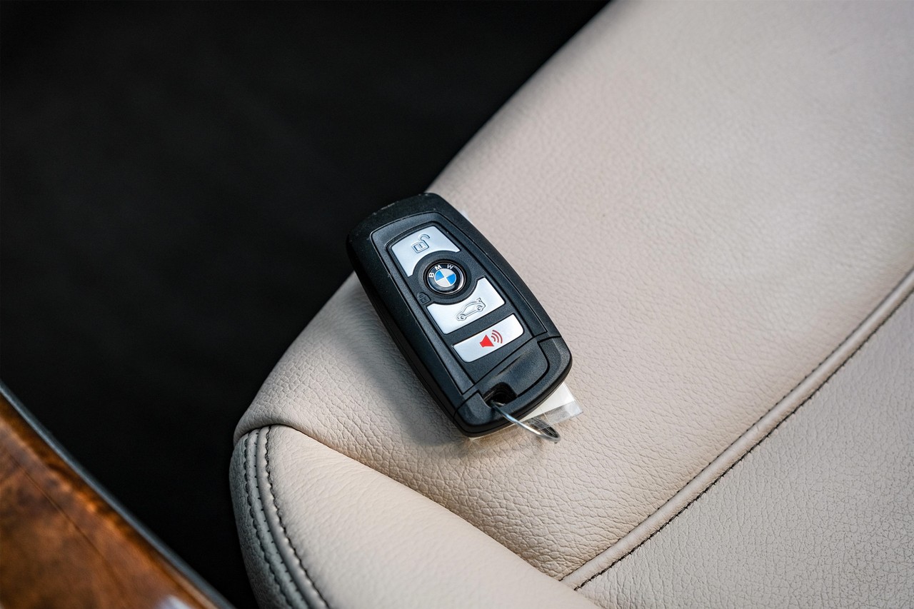BMW X3 Vehicle Main Gallery Image 53