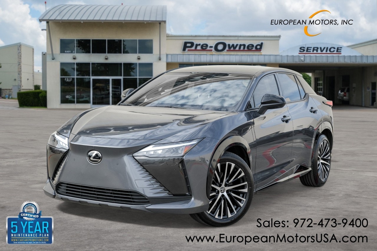 Lexus RZ Vehicle Main Gallery Image 01