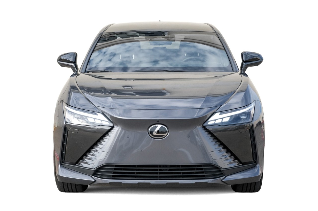 Lexus RZ Vehicle Main Gallery Image 06