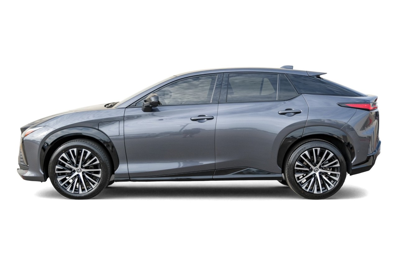 Lexus RZ Vehicle Main Gallery Image 12