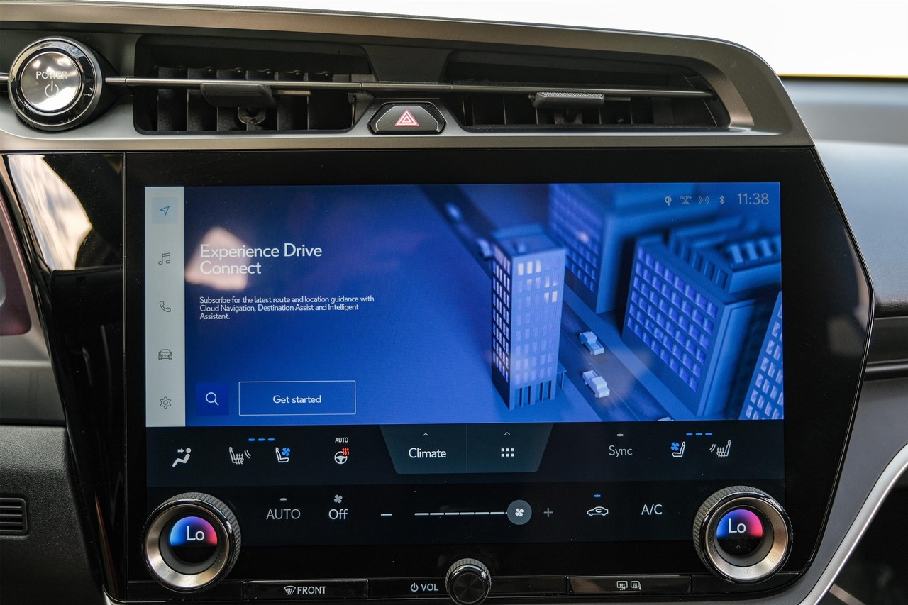 Lexus RZ Vehicle Main Gallery Image 29