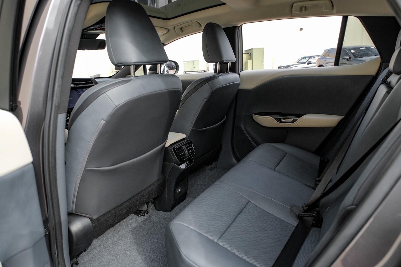 Lexus RZ Vehicle Main Gallery Image 34