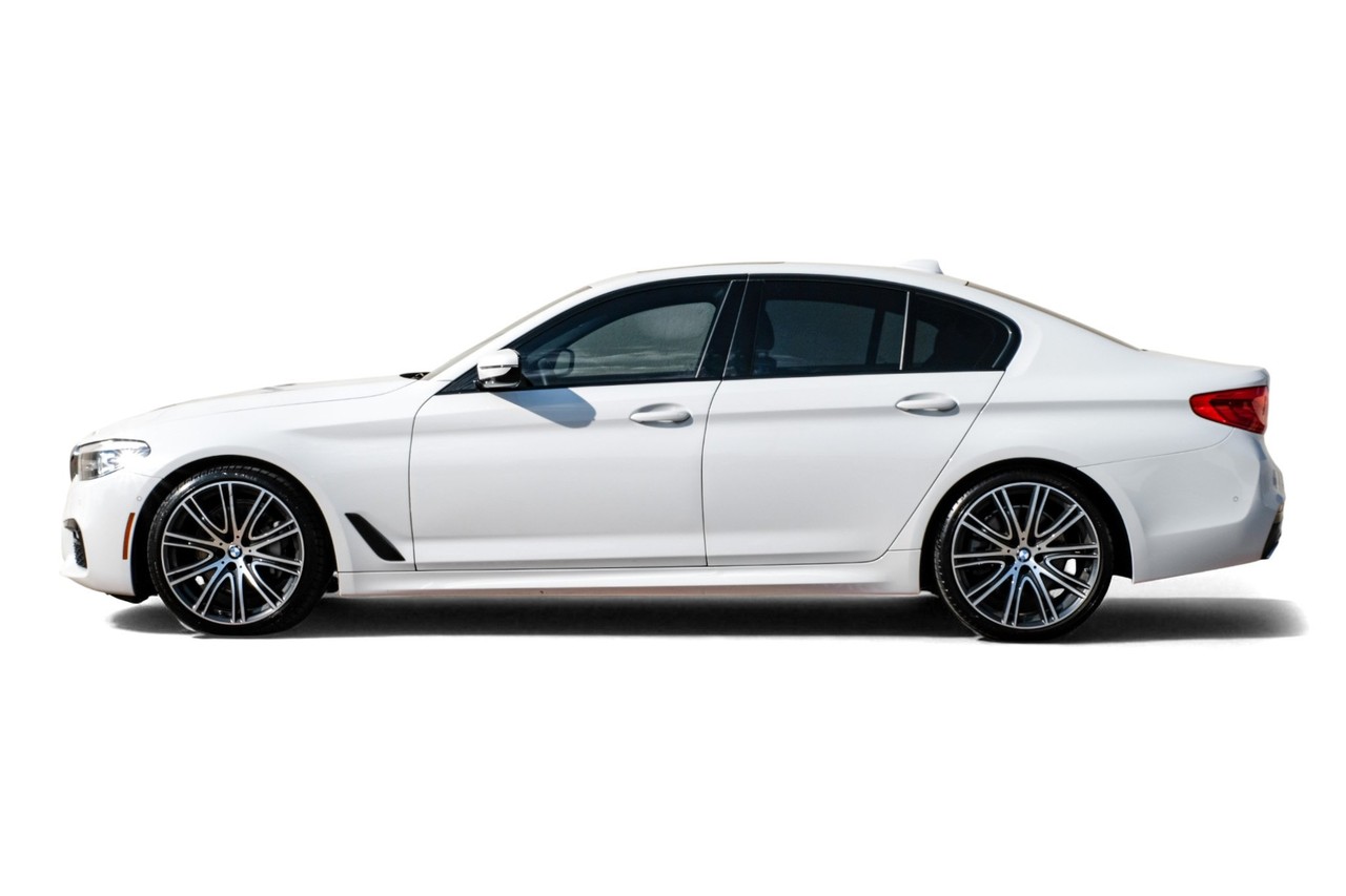 BMW 5 Series Vehicle Main Gallery Image 12