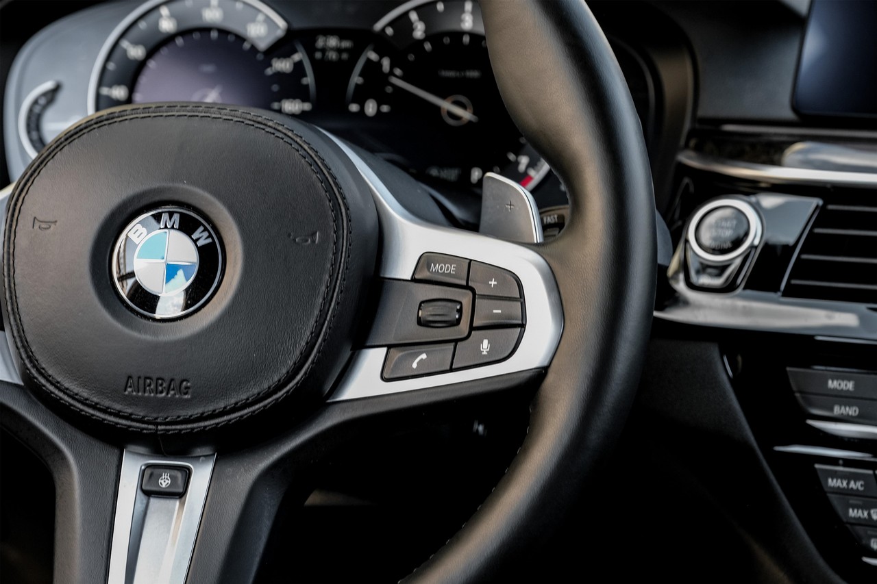 BMW 5 Series Vehicle Main Gallery Image 19