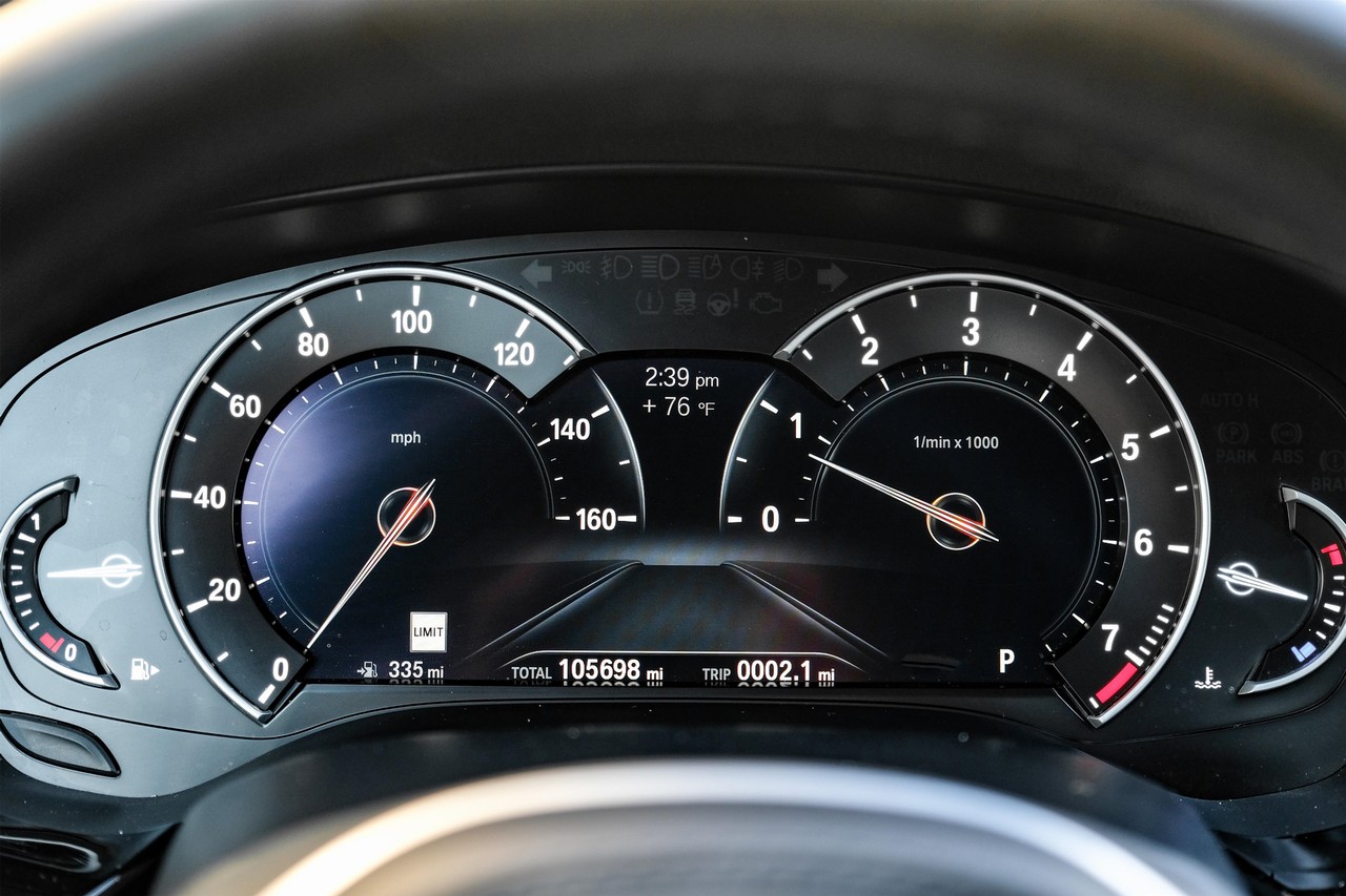 BMW 5 Series Vehicle Main Gallery Image 20