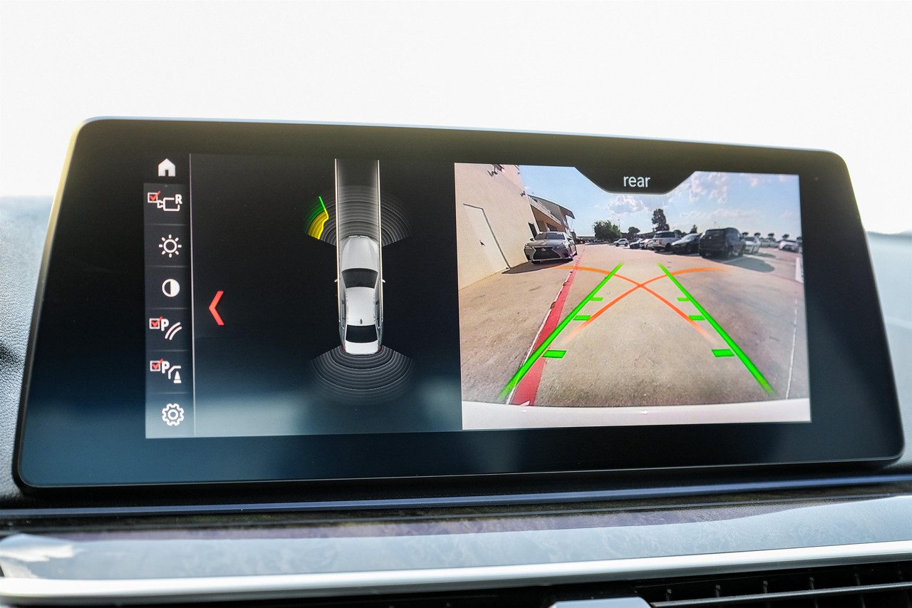 BMW 5 Series Vehicle Main Gallery Image 23