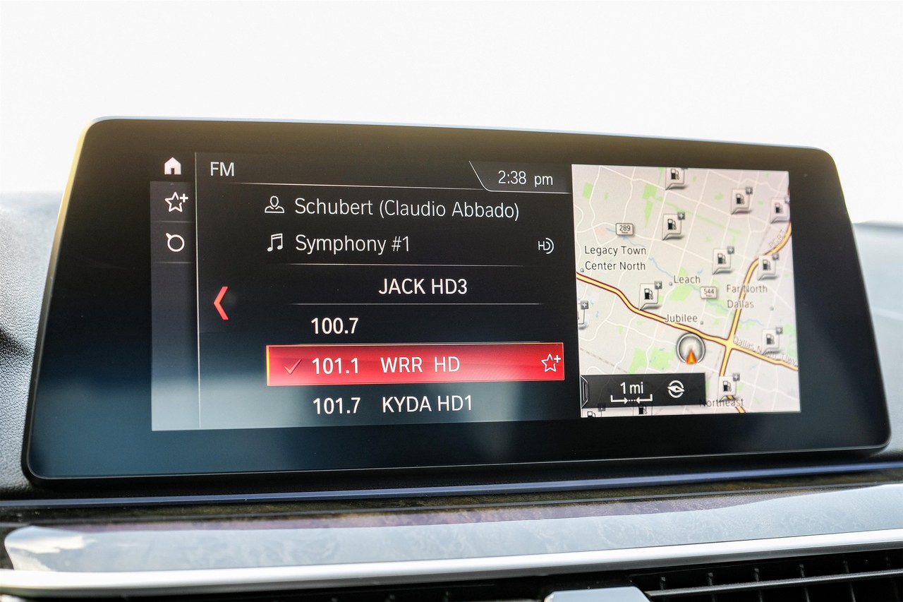 BMW 5 Series Vehicle Main Gallery Image 28