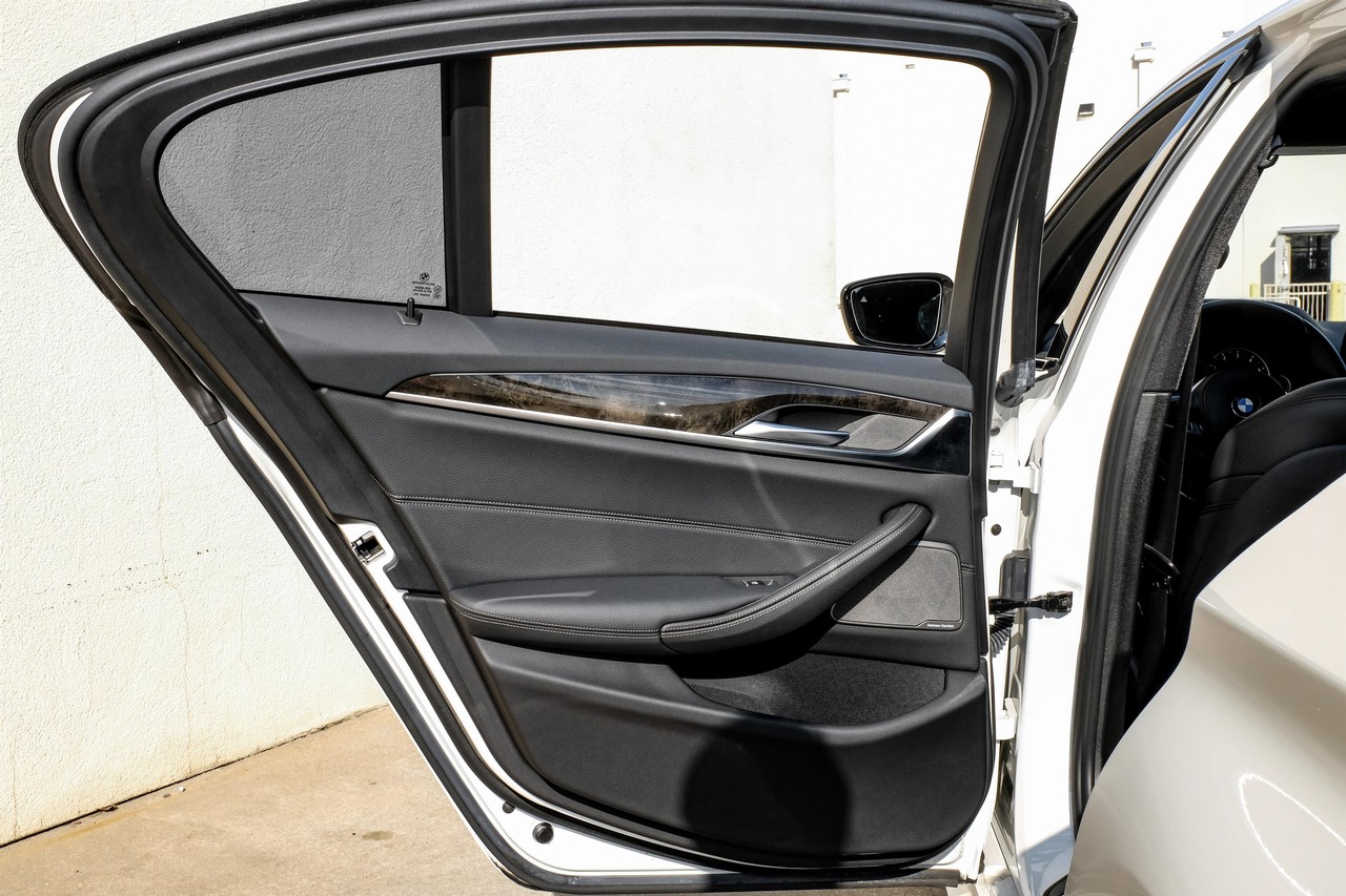 BMW 5 Series Vehicle Main Gallery Image 43