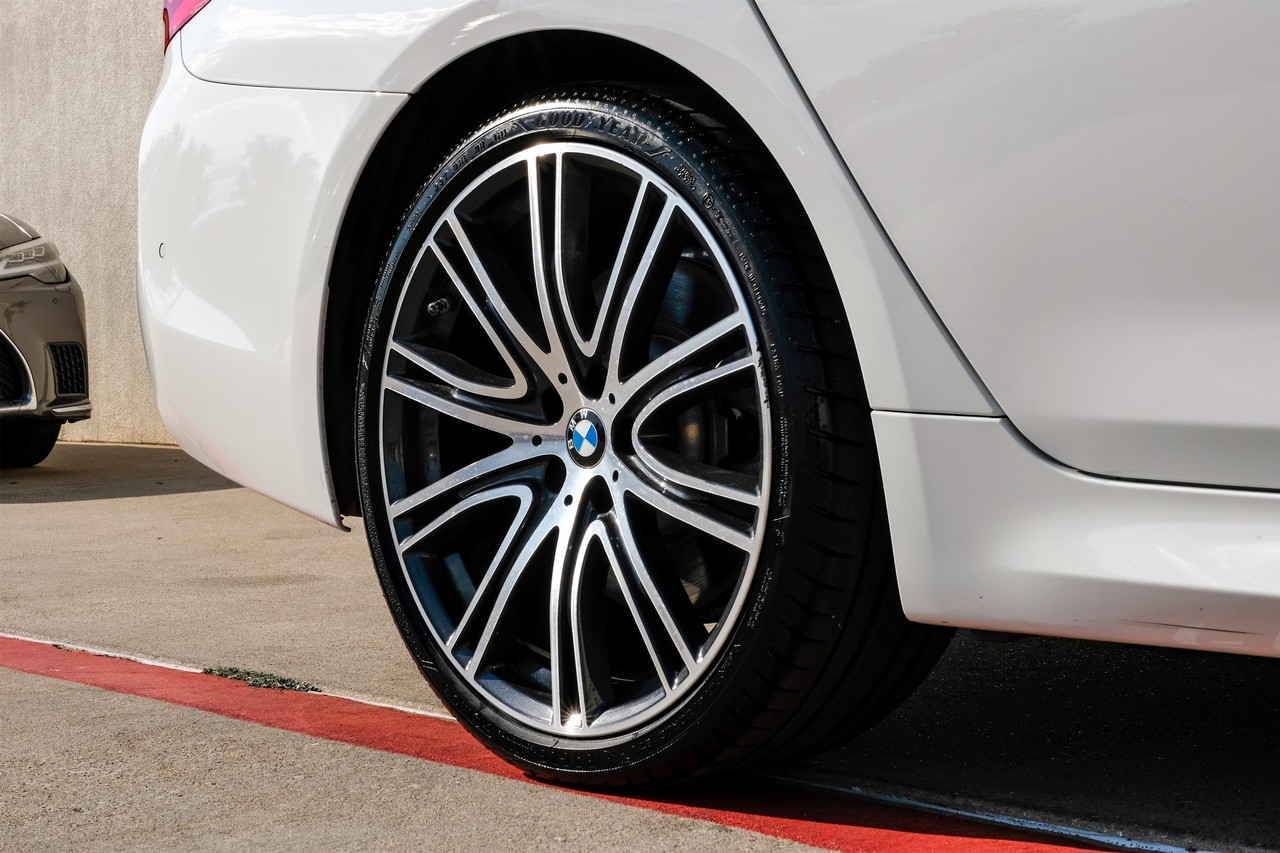 BMW 5 Series Vehicle Main Gallery Image 49