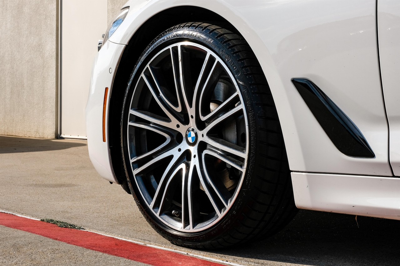 BMW 5 Series Vehicle Main Gallery Image 51