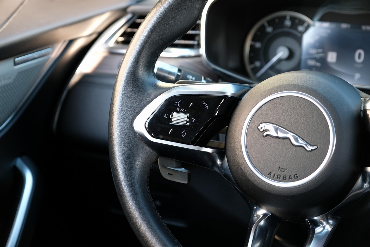 Jaguar F-Pace Vehicle Main Gallery Image 18