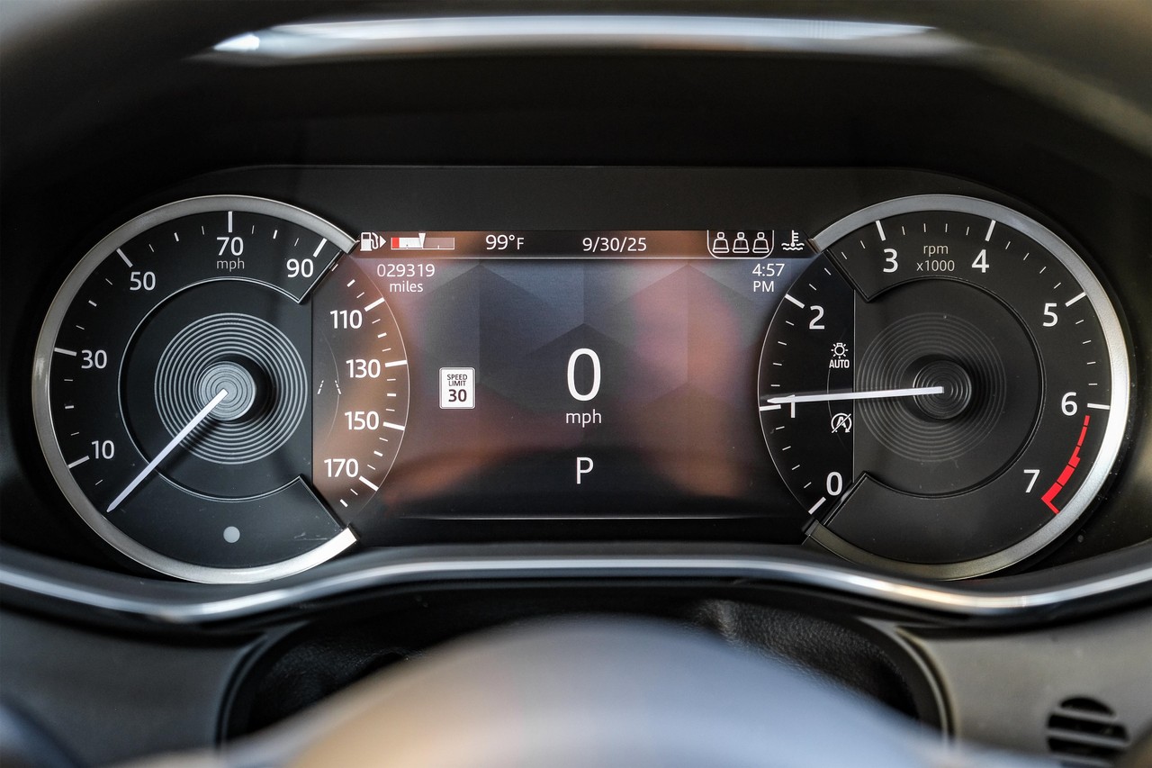 Jaguar F-Pace Vehicle Main Gallery Image 20
