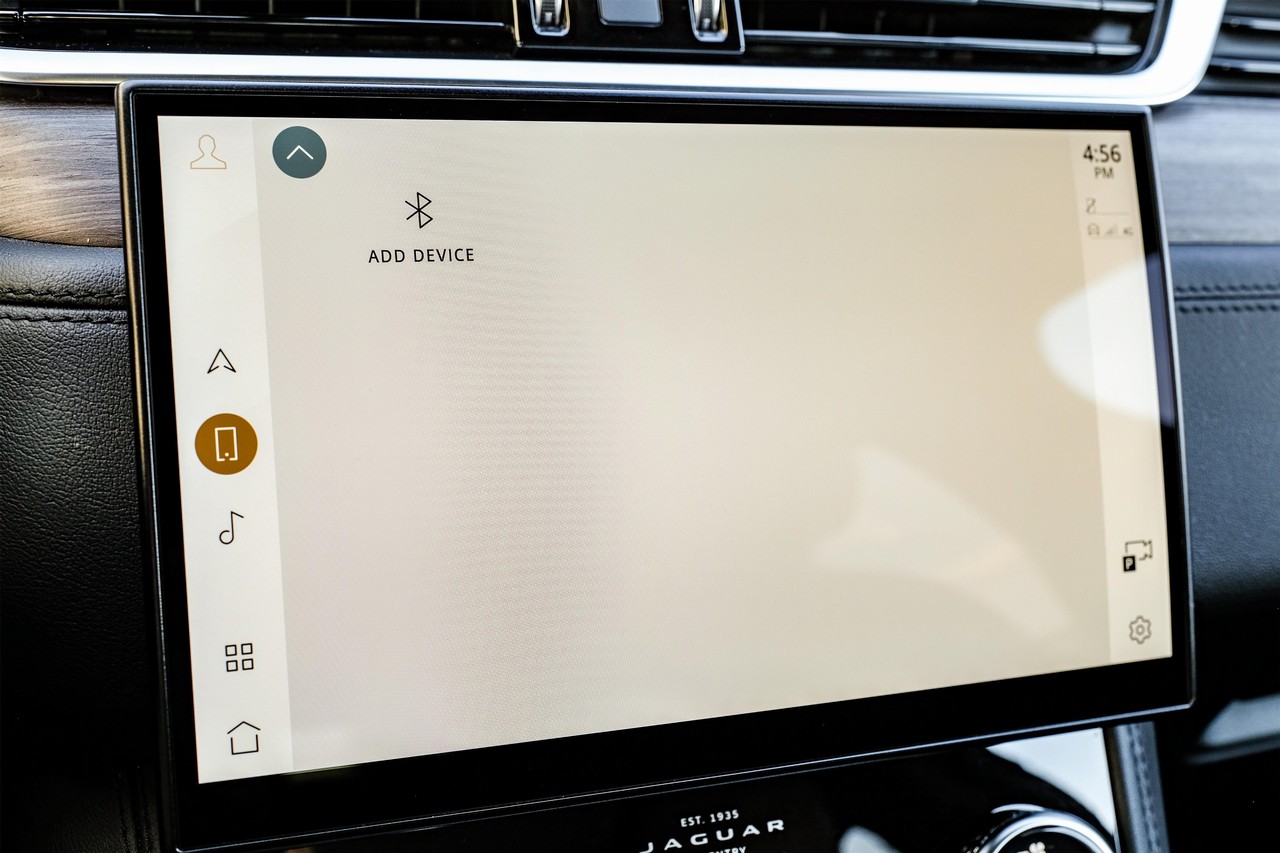 Jaguar F-Pace Vehicle Main Gallery Image 29