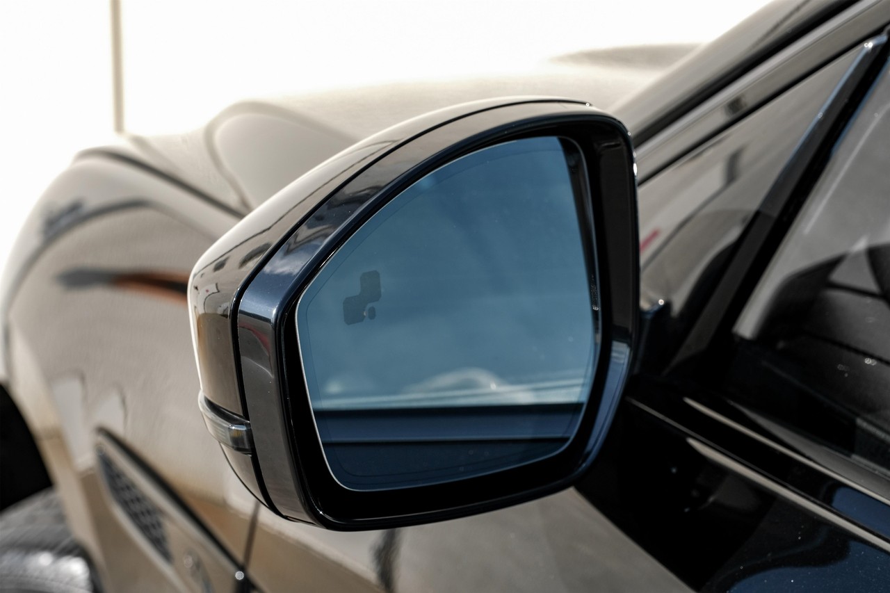 Jaguar F-Pace Vehicle Main Gallery Image 40