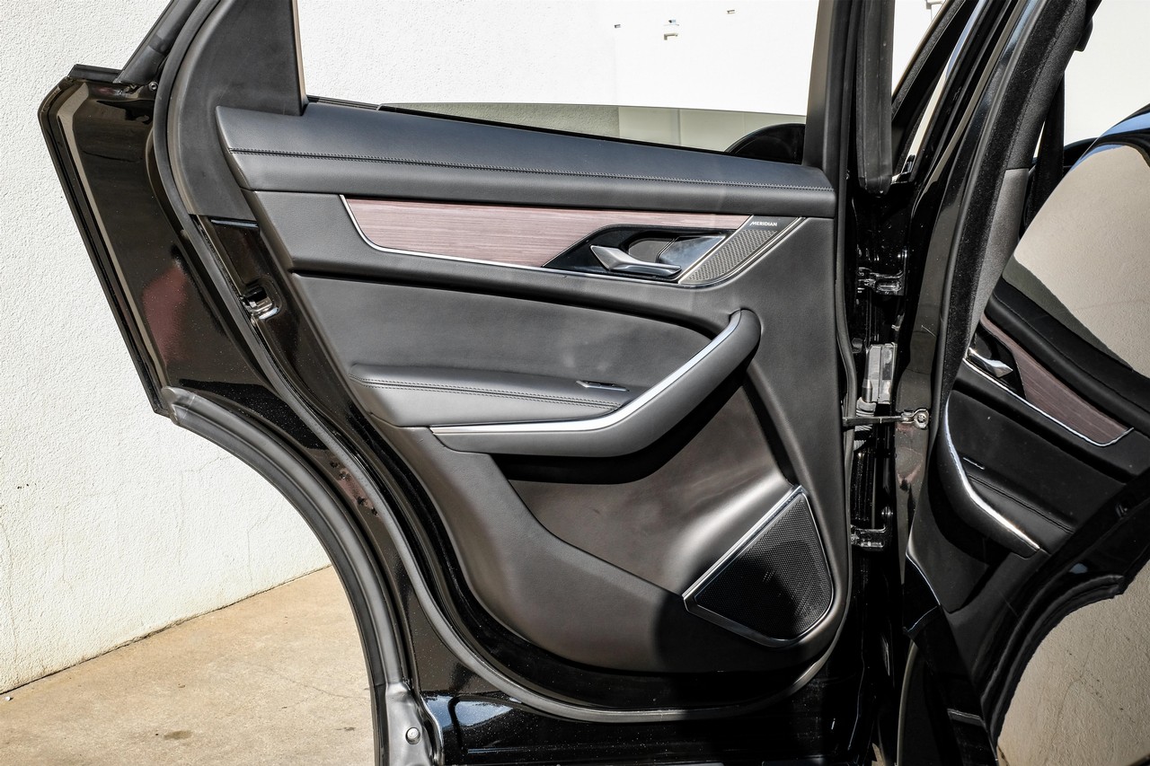Jaguar F-Pace Vehicle Main Gallery Image 44
