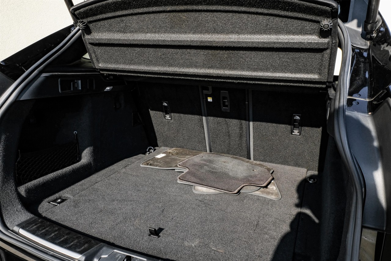 Jaguar F-Pace Vehicle Main Gallery Image 48