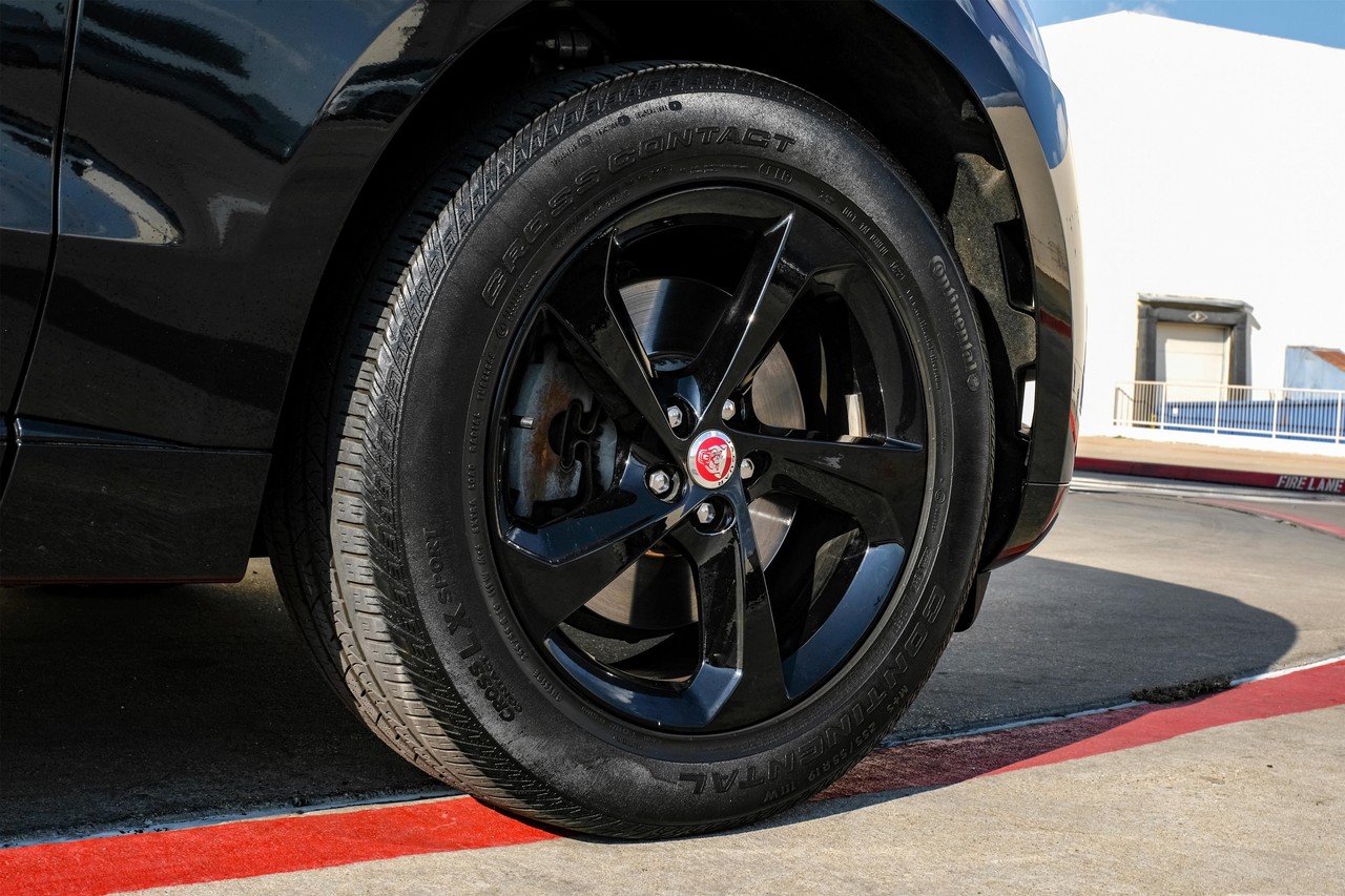 Jaguar F-Pace Vehicle Main Gallery Image 51