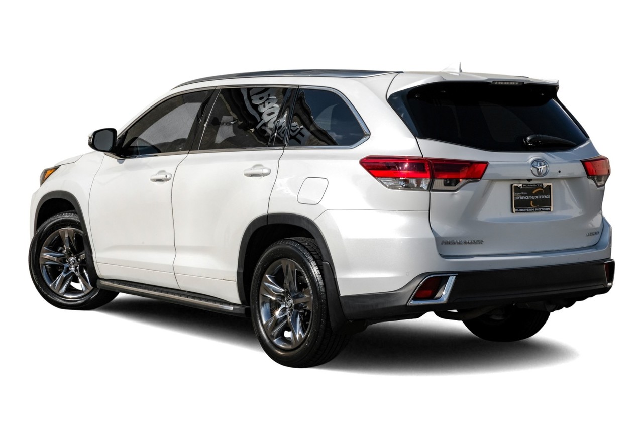 Toyota Highlander Vehicle Main Gallery Image 11