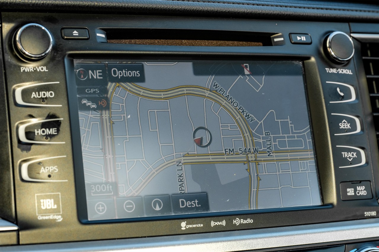 Toyota Highlander Vehicle Main Gallery Image 22