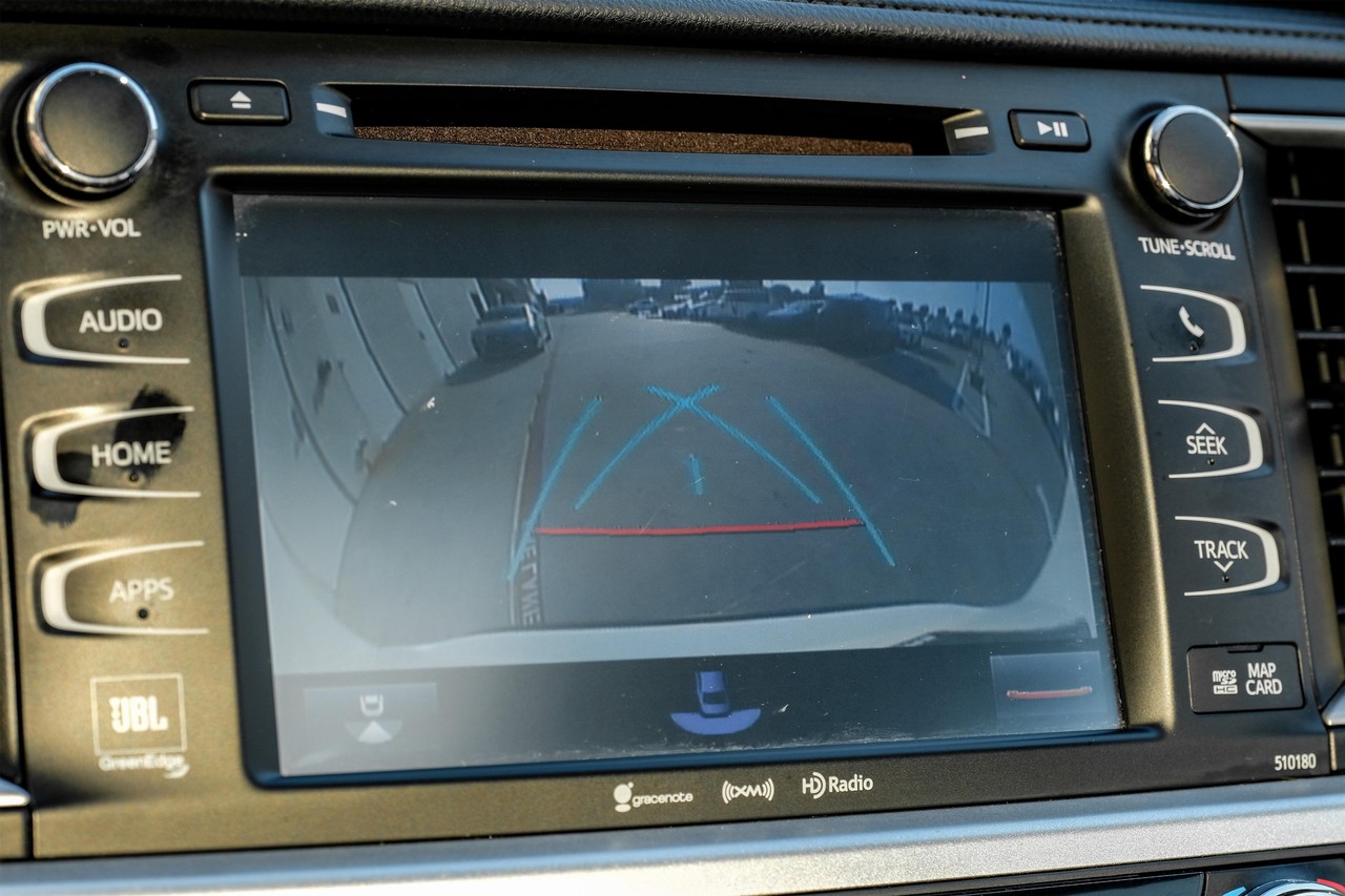 Toyota Highlander Vehicle Main Gallery Image 23