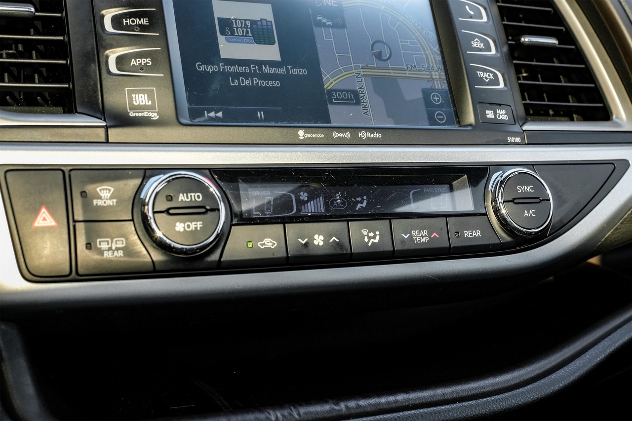 Toyota Highlander Vehicle Main Gallery Image 26