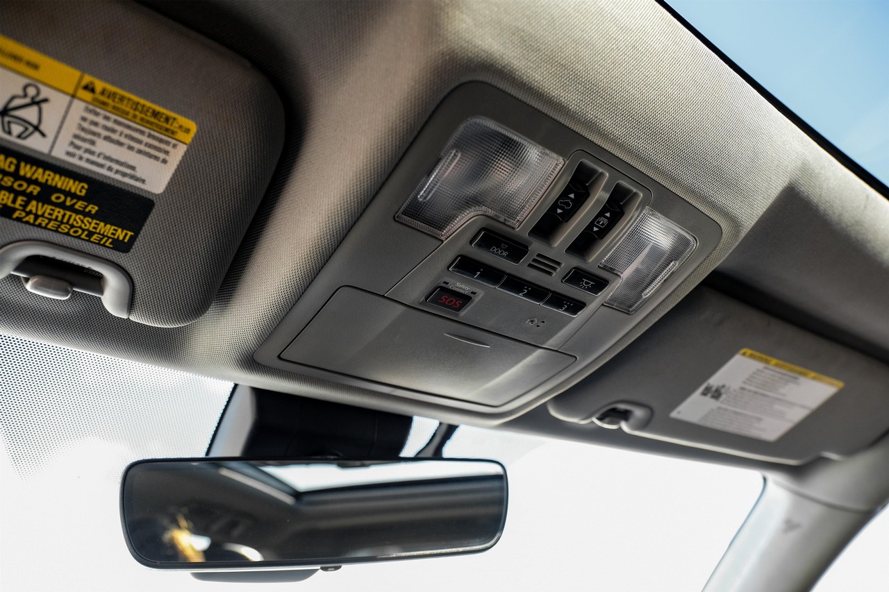 Toyota Highlander Vehicle Main Gallery Image 27