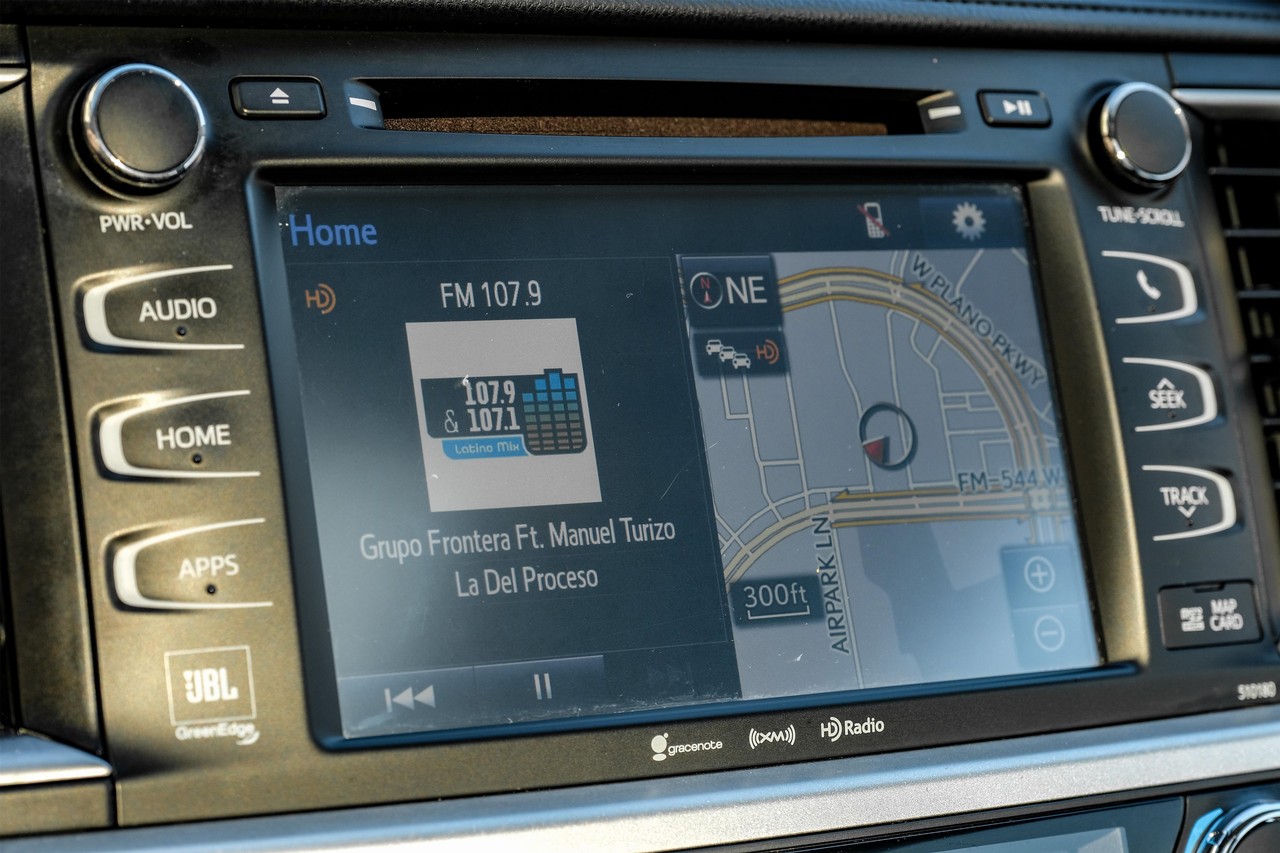 Toyota Highlander Vehicle Main Gallery Image 28