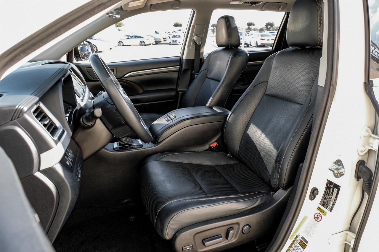 Toyota Highlander Vehicle Main Gallery Image 31