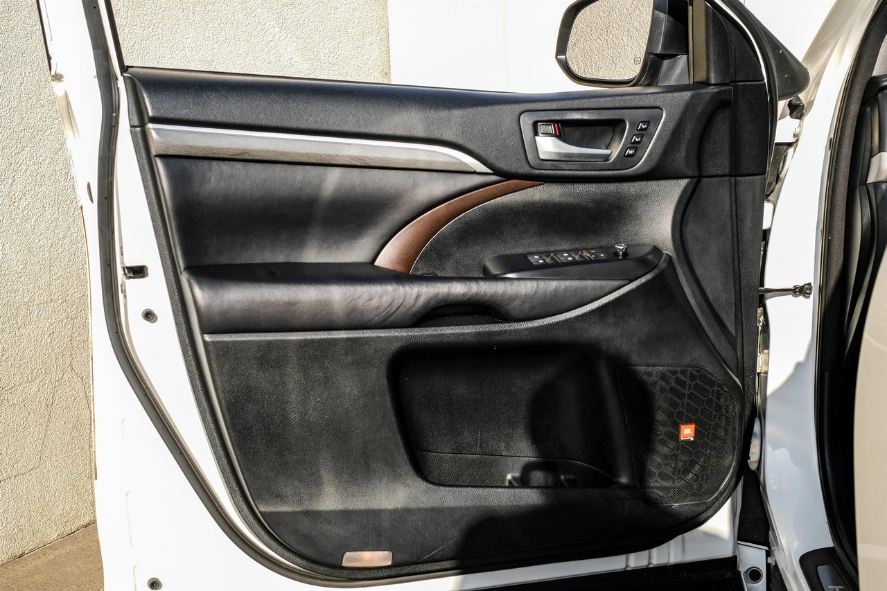Toyota Highlander Vehicle Main Gallery Image 40