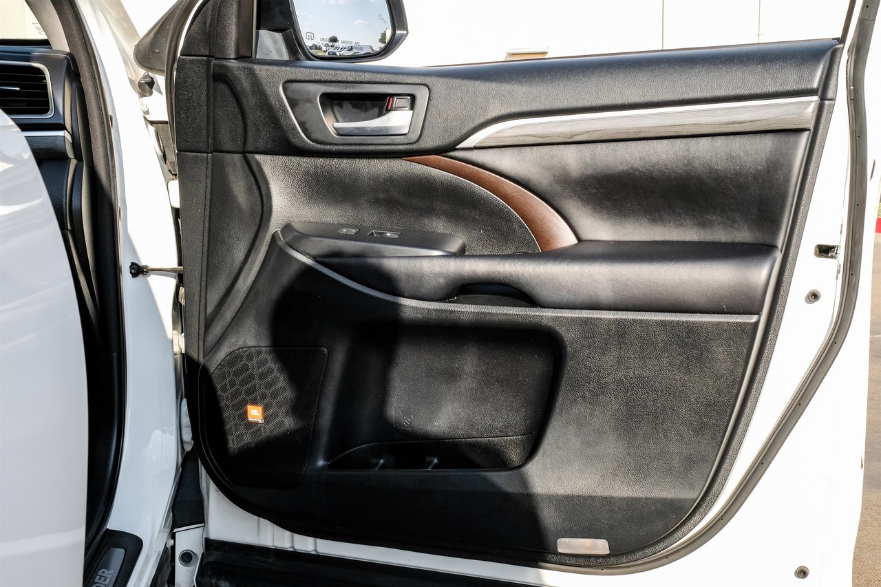 Toyota Highlander Vehicle Main Gallery Image 41