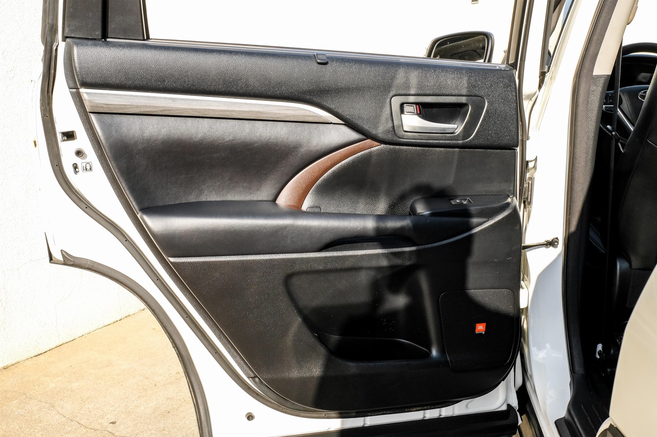 Toyota Highlander Vehicle Main Gallery Image 42
