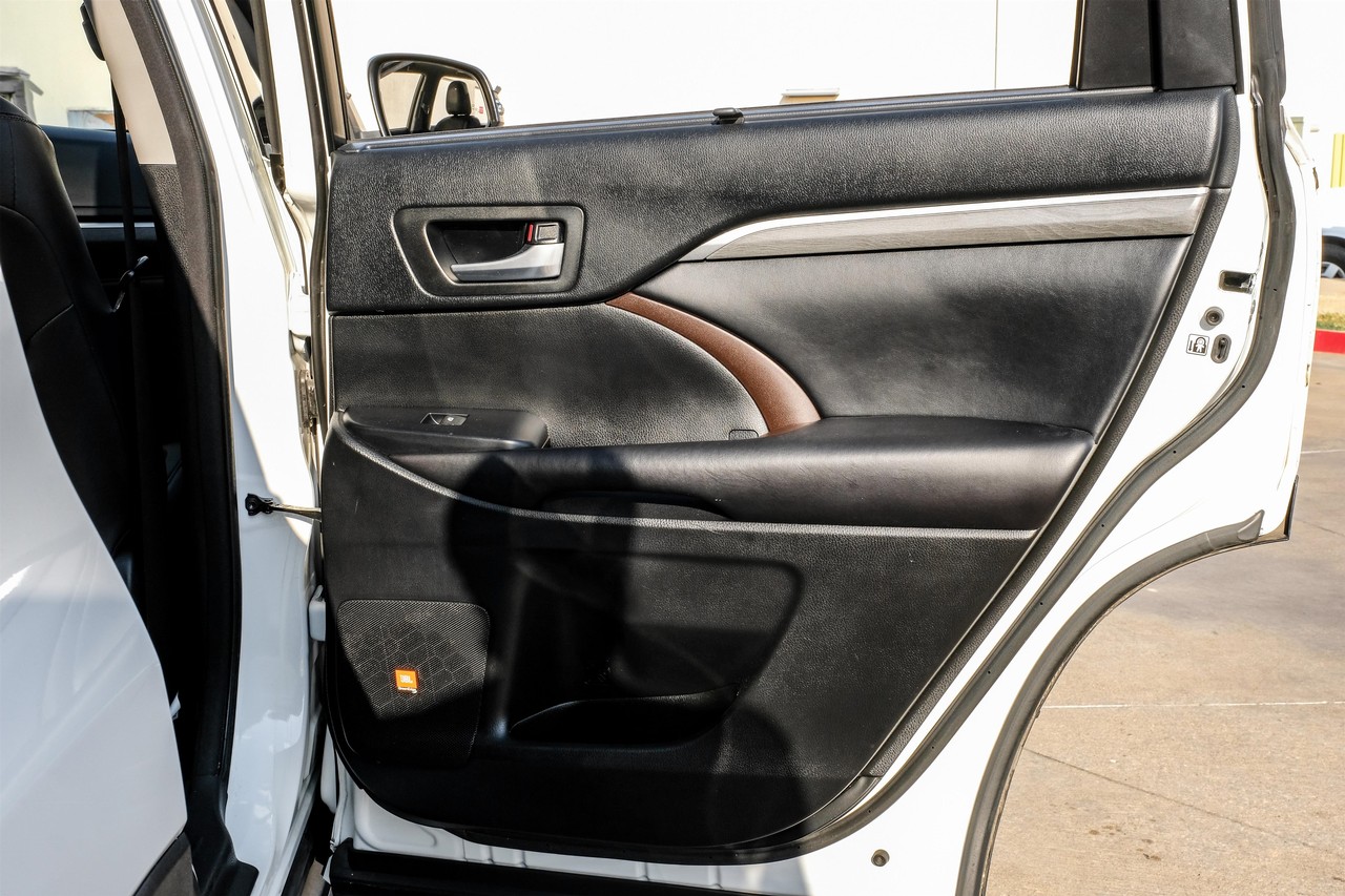 Toyota Highlander Vehicle Main Gallery Image 43