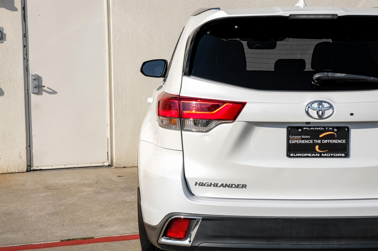 Toyota Highlander Vehicle Main Gallery Image 45