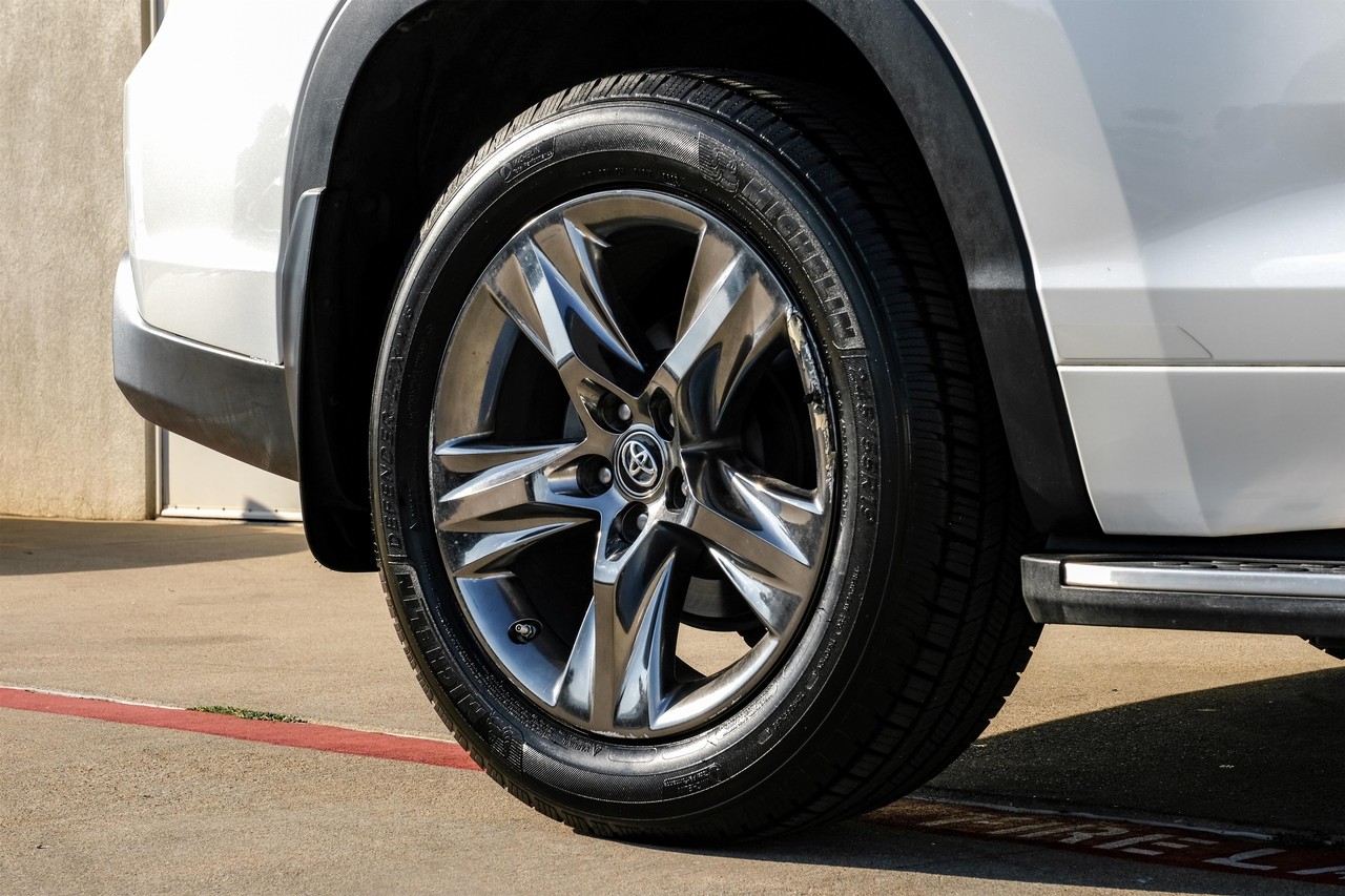 Toyota Highlander Vehicle Main Gallery Image 48