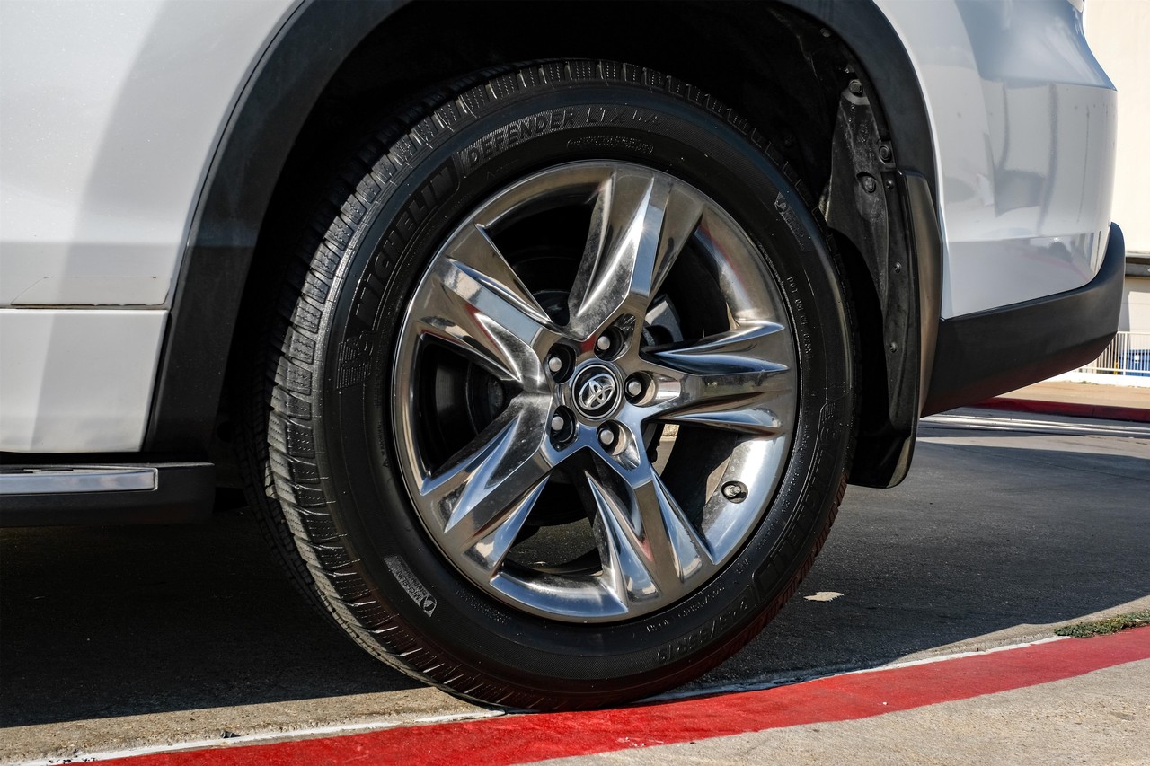 Toyota Highlander Vehicle Main Gallery Image 51