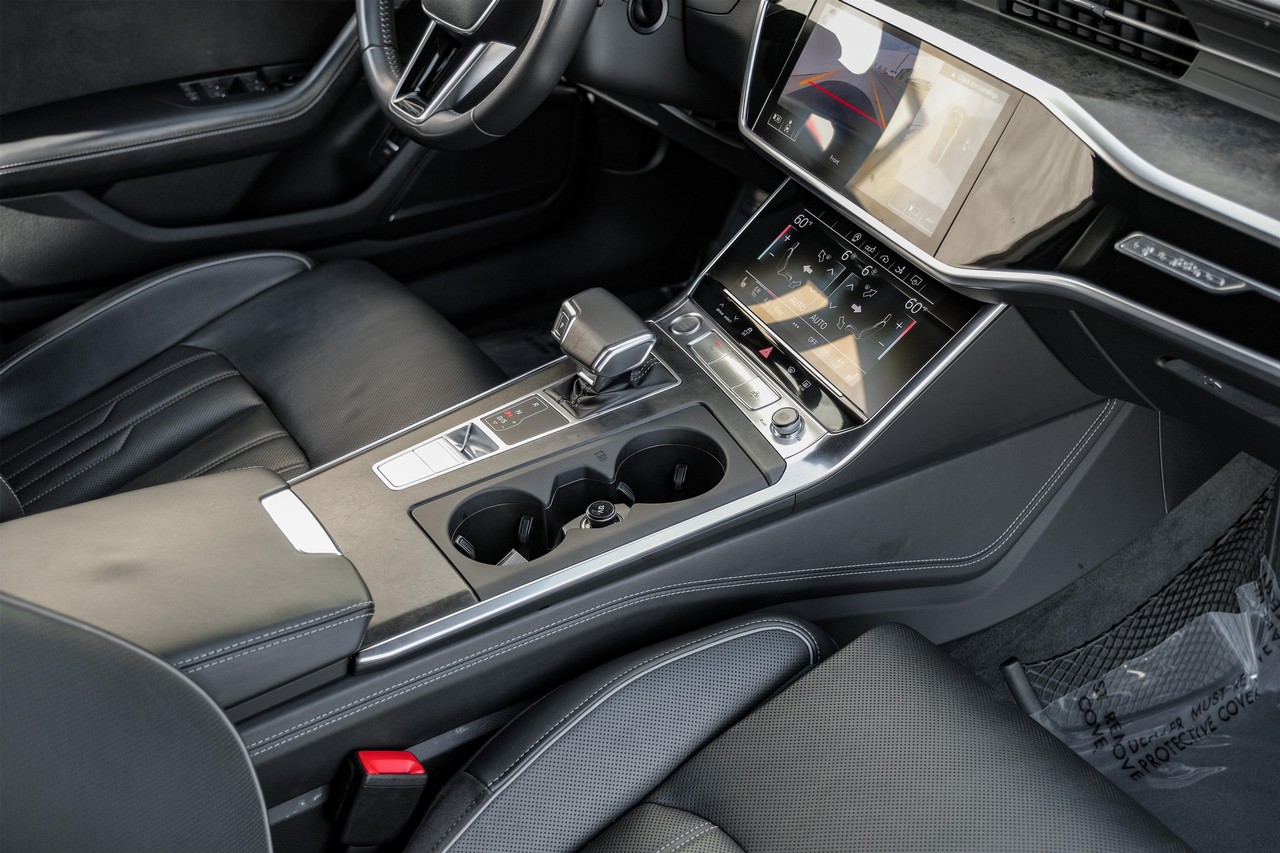 Audi A7 Vehicle Main Gallery Image 24