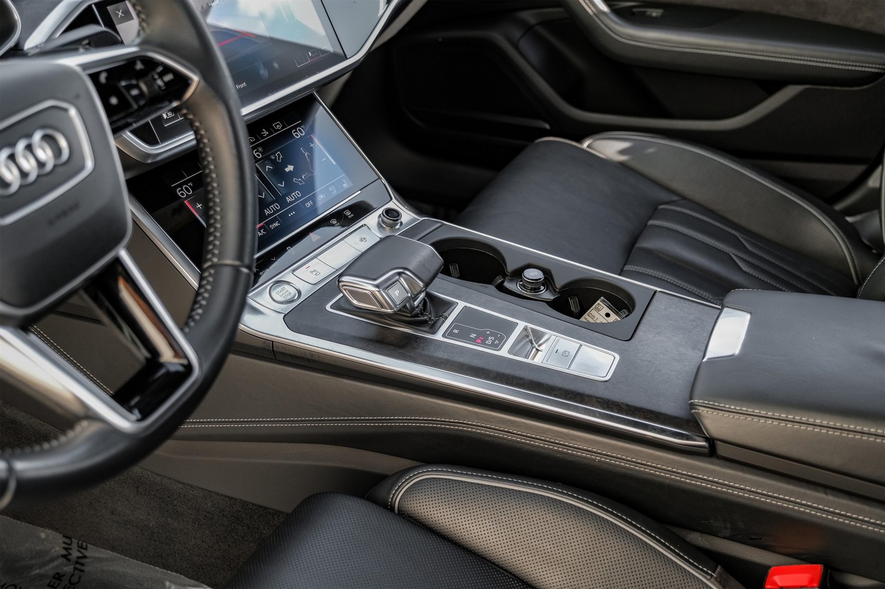 Audi A7 Vehicle Main Gallery Image 25