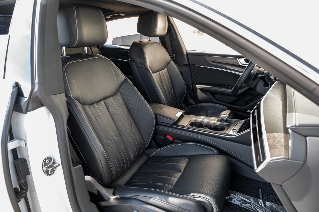 Audi A7 Vehicle Main Gallery Image 33