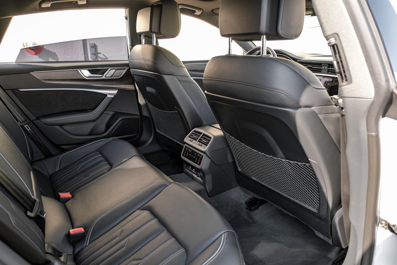 Audi A7 Vehicle Main Gallery Image 35