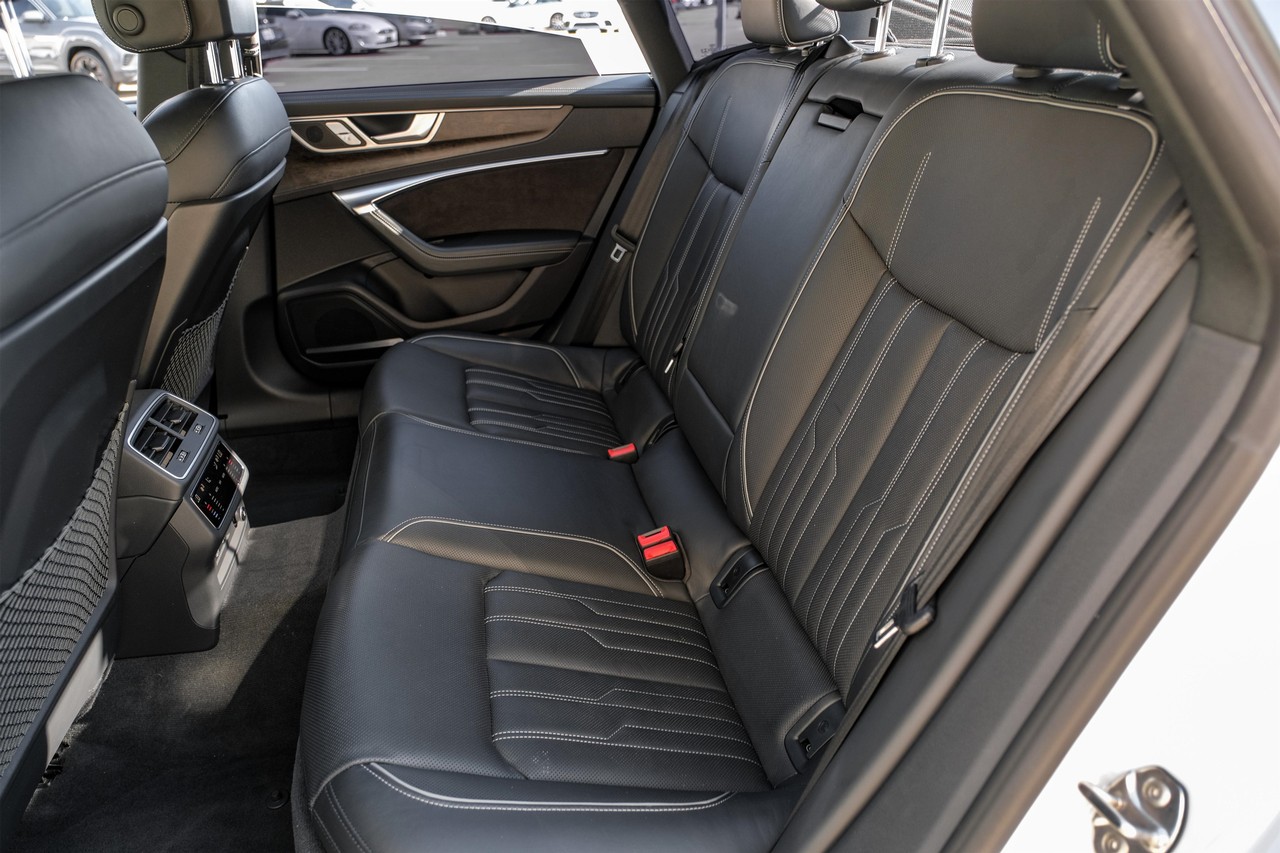 Audi A7 Vehicle Main Gallery Image 37