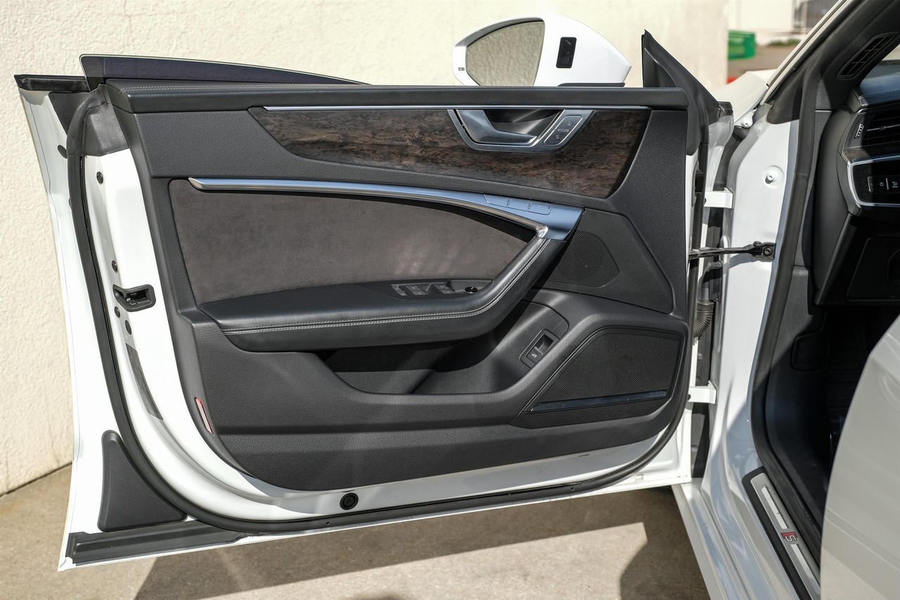 Audi A7 Vehicle Main Gallery Image 40