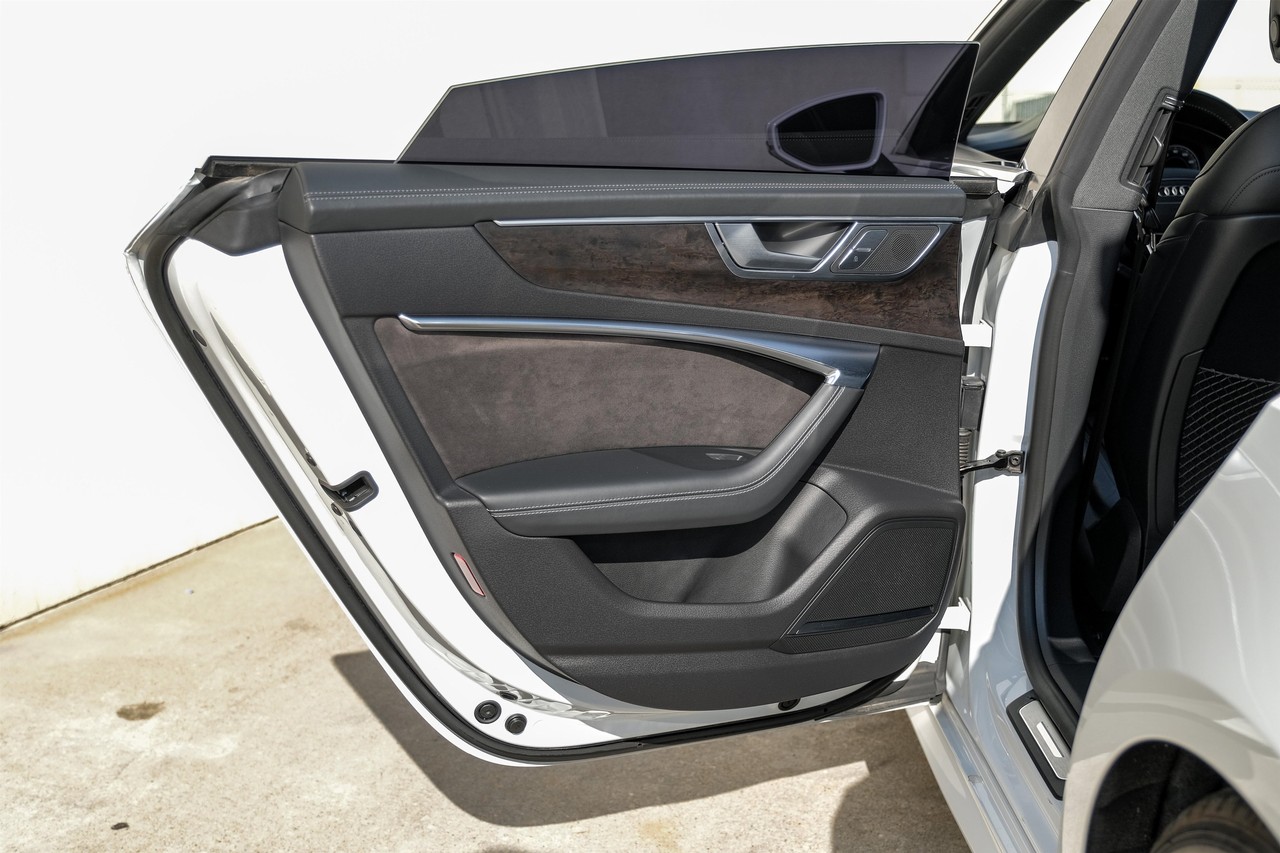 Audi A7 Vehicle Main Gallery Image 43