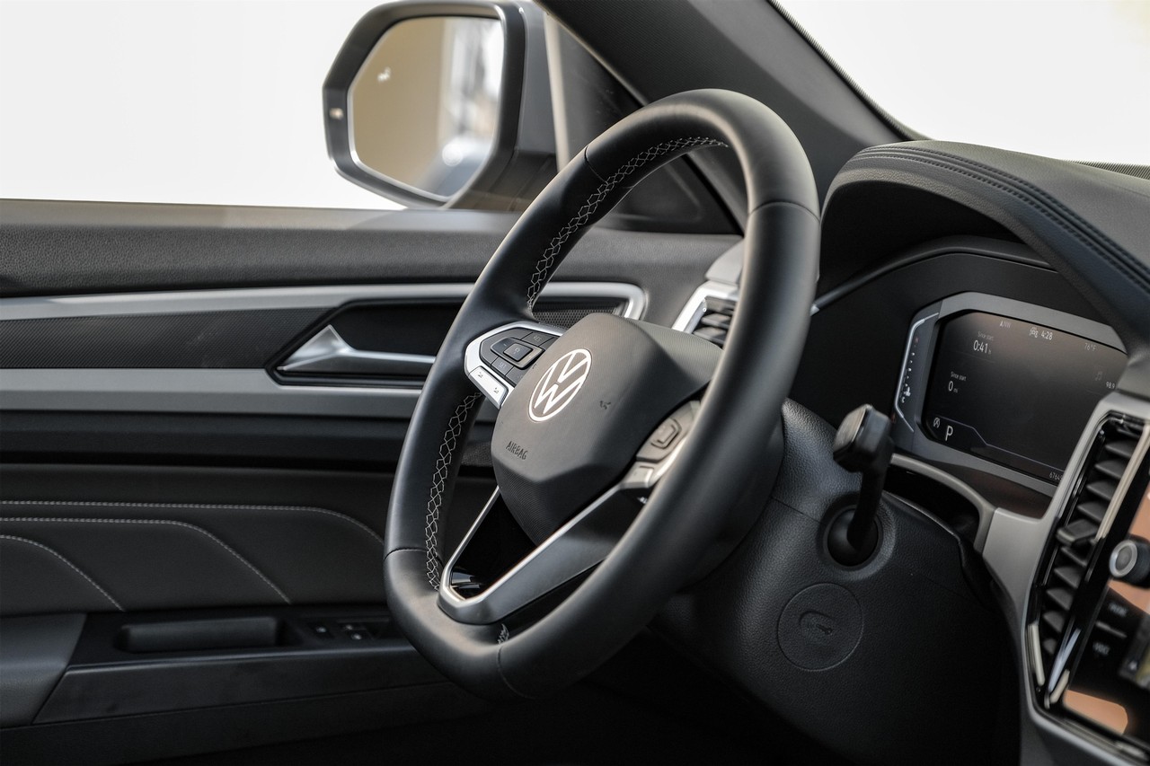 Volkswagen Atlas Cross Sport Vehicle Main Gallery Image 14