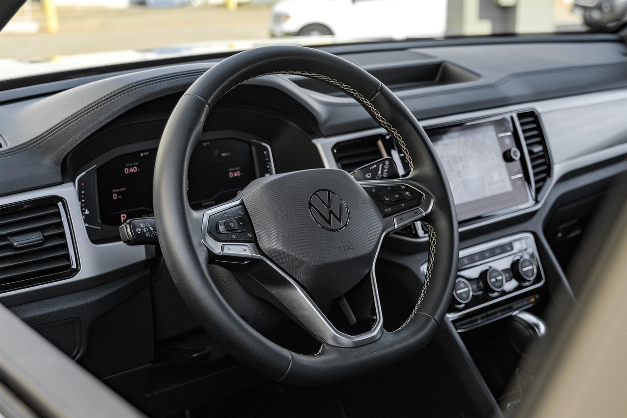 Volkswagen Atlas Cross Sport Vehicle Main Gallery Image 16