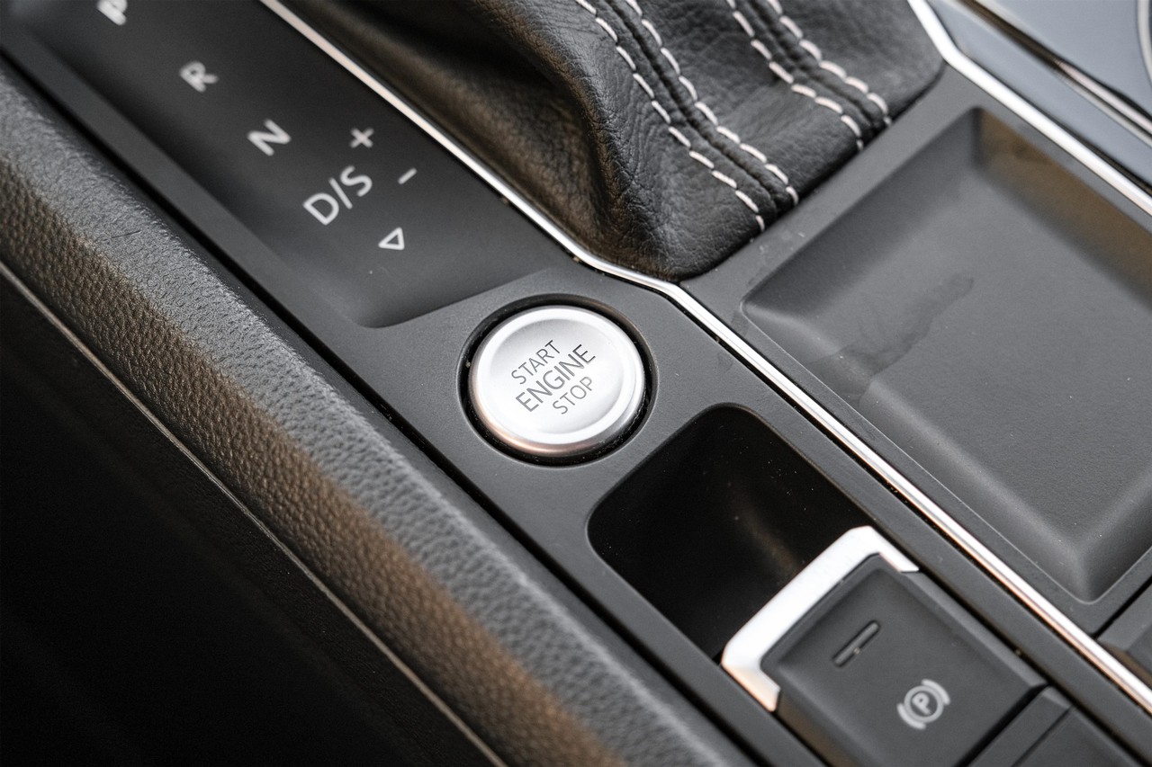 Volkswagen Atlas Cross Sport Vehicle Main Gallery Image 21
