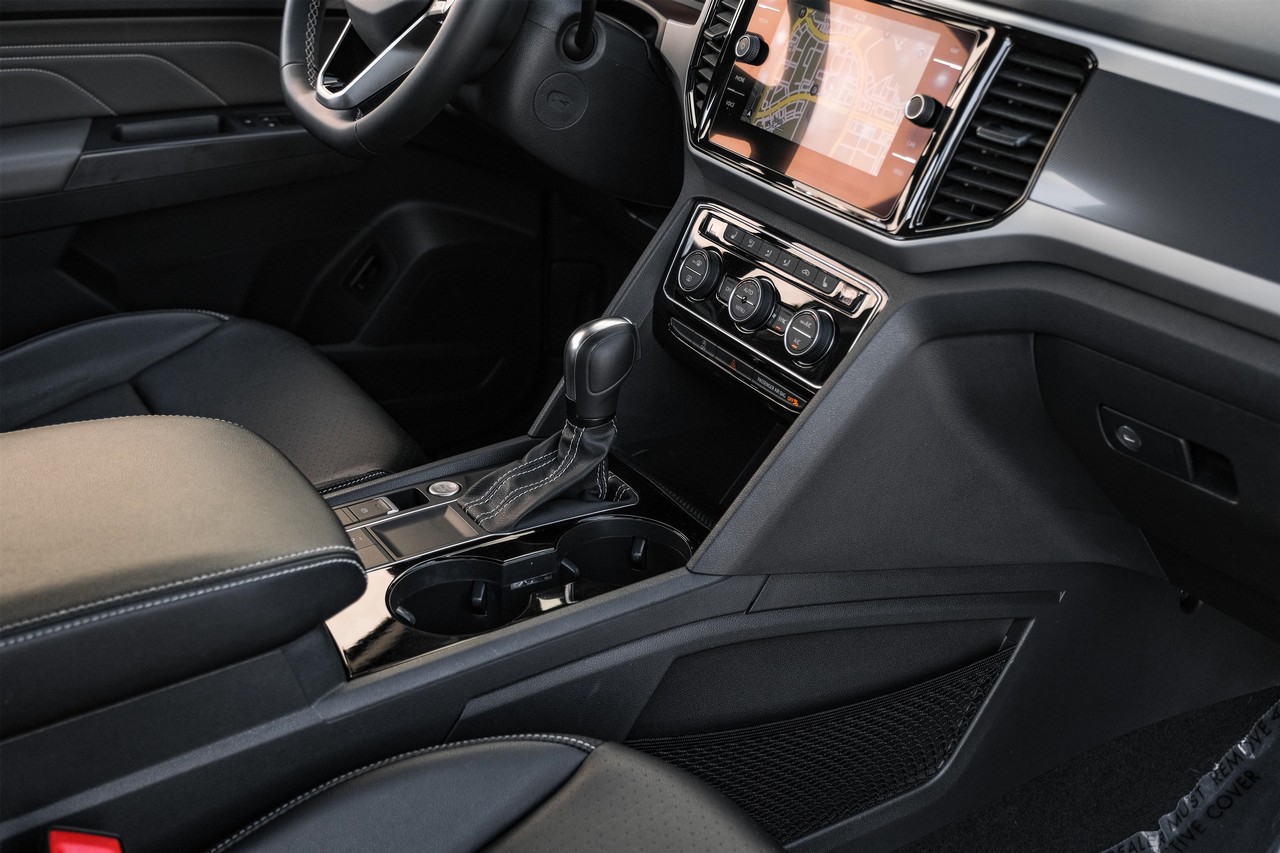 Volkswagen Atlas Cross Sport Vehicle Main Gallery Image 24