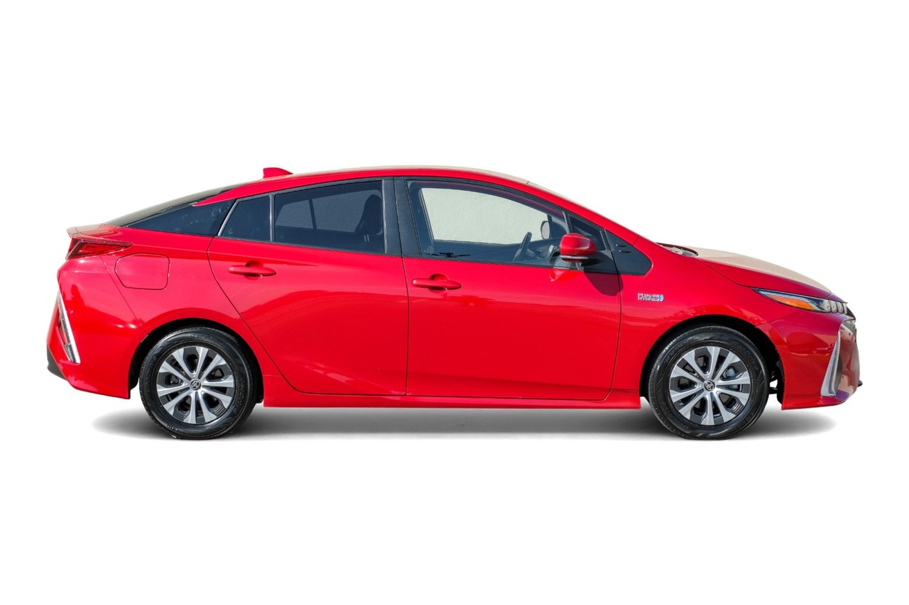 Toyota Prius Prime Vehicle Main Gallery Image 07