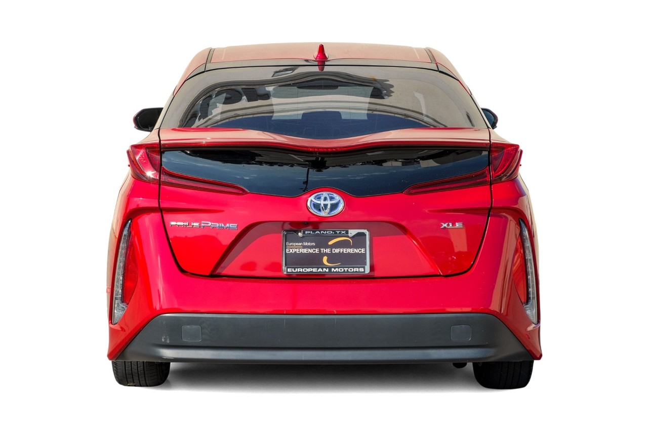Toyota Prius Prime Vehicle Main Gallery Image 09