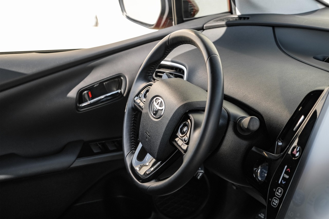 Toyota Prius Prime Vehicle Main Gallery Image 13